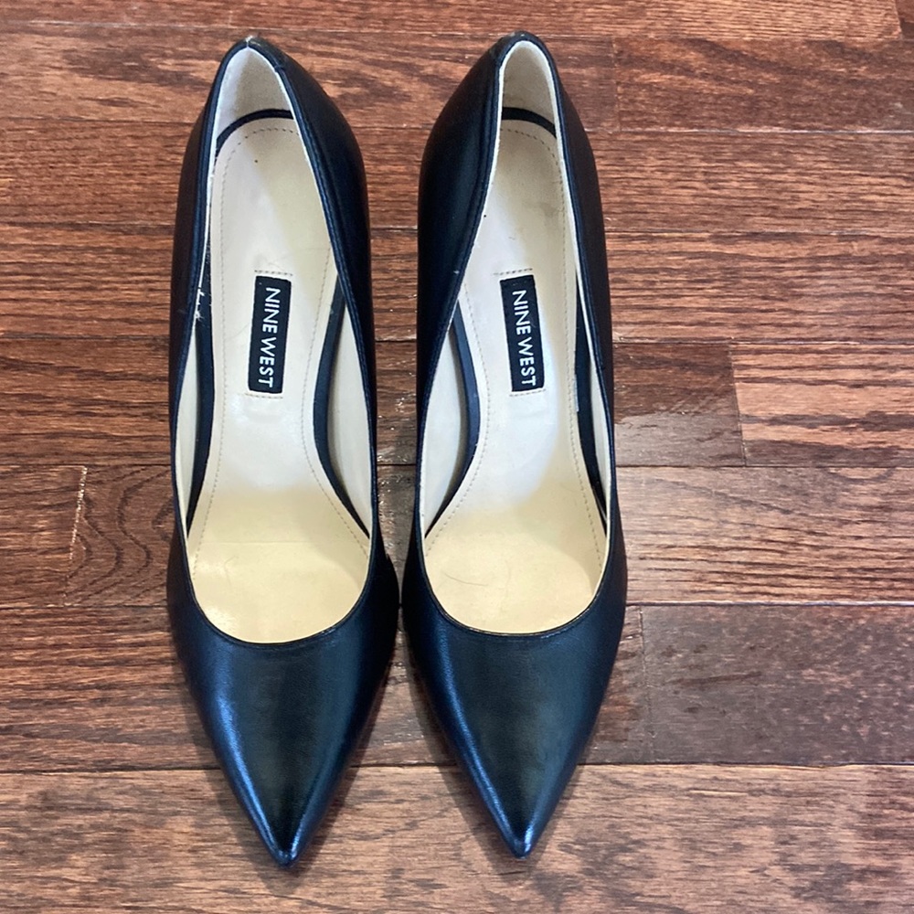 Nine West black pumps